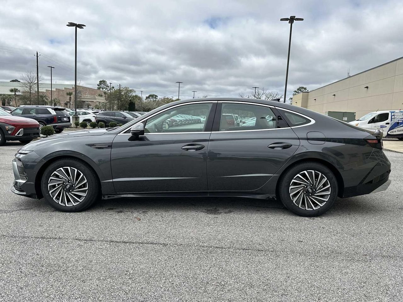 2026-Sonata-Hybrid-Limited (16).jpg